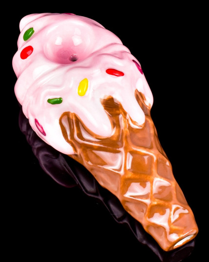 Sweet Puff Cone - Pink Ice Cream Ceramic Pipe