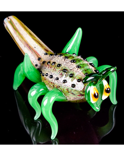 Kung Fu Grasshopper - 5.5" Hexapod Legged Animal Glass Pipe