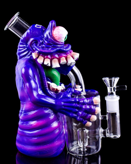 Bucktooth Hybrid Monster Bong