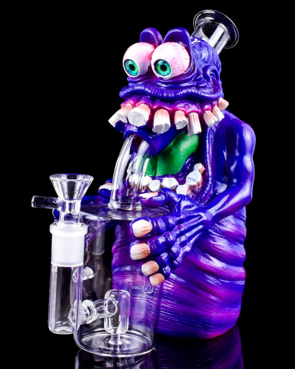 Bucktooth Hybrid Monster Bong