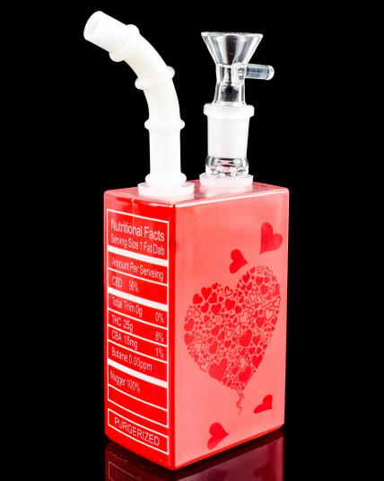 Cupid’s Kiss Juice Box Bong