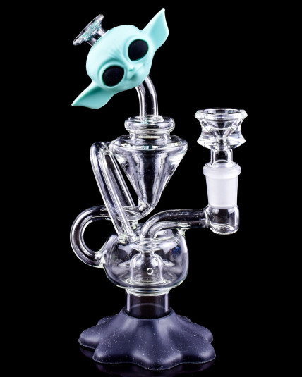 Baby Yoda Klein Recycler Bong