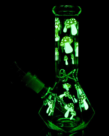 Glow In The Dark Diamond Beaker Base Mushroom Bong