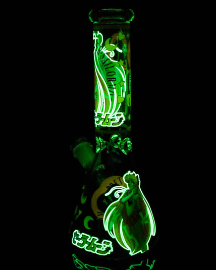 Kawaii Japanese Animation Girl Glow in the Dark Beaker Bong