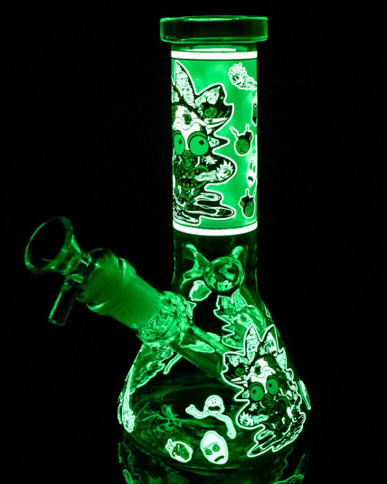 Eerie Escape - Rick & Morty Glow In The Dark Mini Beaker Bong